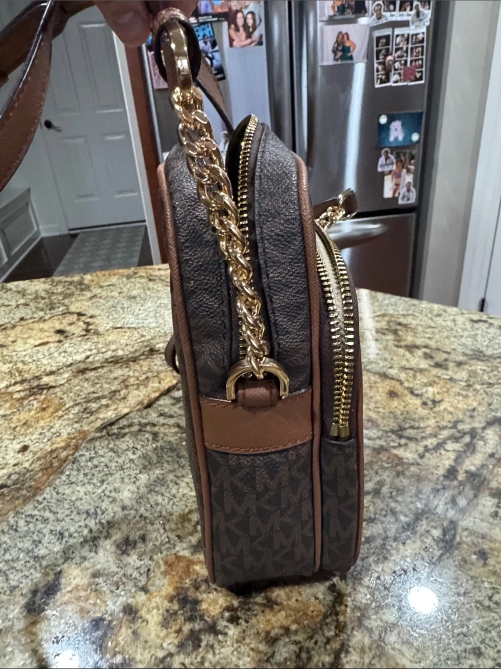 MICHAEL KORS JET SET TRAVEL MEDIUM CROSSBODY LOGO BAG